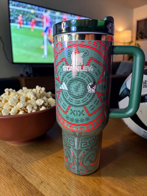 World Cup 2026 40oz Tumbler – Mexico Soccer Fan Cup | comes in red or green handle and lid on